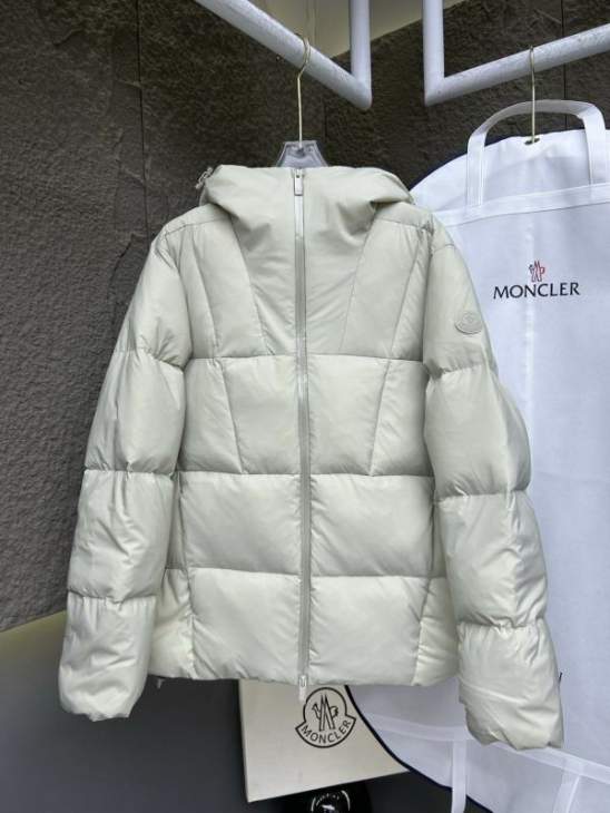 Picture of Moncler Down Jackets _SKUMonclersz1-526yr25436996